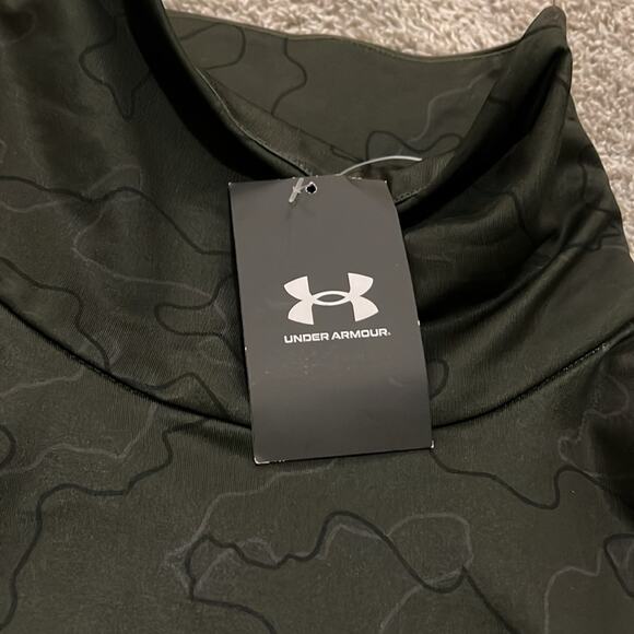 NWT Under Armour Cold Weather
Green Funnel Neck Top Women's
Small (1375832-310) - Picture 6 of 16